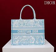 Fortok Dior Medium Book Tote White and Celestial Blue Toile de Jouy Sauvage Embroidery 36*28*16cm - 1