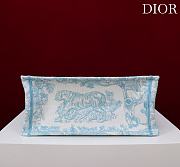 Fortok Dior Medium Book Tote White and Celestial Blue Toile de Jouy Sauvage Embroidery 36*28*16cm - 6