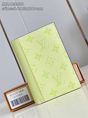 Fortok Louis Vuitton Wallet Monogram Neon Green 10 x 14 x 2cm  - 1