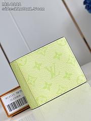 Fortok Louis Vuitton Wallet Monogram Neon Green 9 x 11 x 1.5cm  - 1