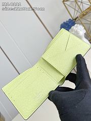 Fortok Louis Vuitton Wallet Monogram Neon Green 9 x 11 x 1.5cm  - 2