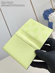 Fortok Louis Vuitton Wallet Monogram Neon Green 8 x 10 x 1cm  - 2