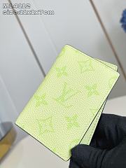 Fortok Louis Vuitton Wallet Monogram Neon Green 7 x 11 x 1cm   - 2