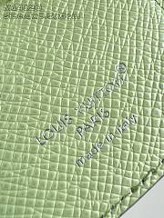 Fortok Louis Vuitton Card Holder Monogram Neon Green 9x0.5x6cm - 4