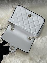 Fortok Chanel Flap Bag White With Black Line 19.5cm - 5