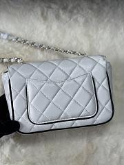 Fortok Chanel Flap Bag White With Black Line 19.5cm - 2