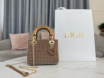 Fortok Dior Mini Lady Dior Bag Square-motif Embroidery Set with Pink Strass and White Round Beads 17 x 15 x 7 cm