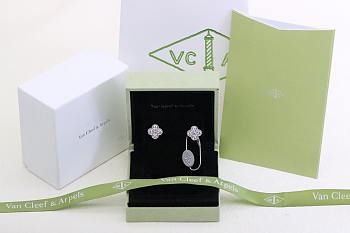 Fortok Van Cleef & Arpels Vintage Alhambra earrings Silver