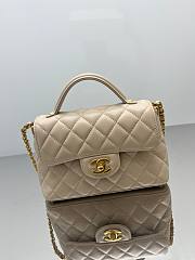 Fortok Chanel 25ss Flap Bag With Top Handle Beige 14x20x6cm  - 1