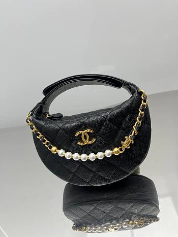 Fortok Chanel Quilted Circle Pouch Bag Black w/ Chain Gold Hardware 14x11.4x3.2cm