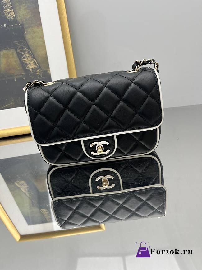 Fortok Chanel Flap Bag 25SS Black 12.5 X 19.5X 3.5CM - 1