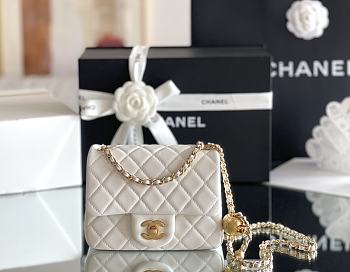 Fortok Chanel Flap Bag Micro White 13:18:7cm 
