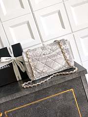 Fortok The Chanel Coco Beach 2025 collection Maxi Flapbag Printed Denim & Gold-Tone Metal Light Grey & White 15x 24 x6.5cm - 2