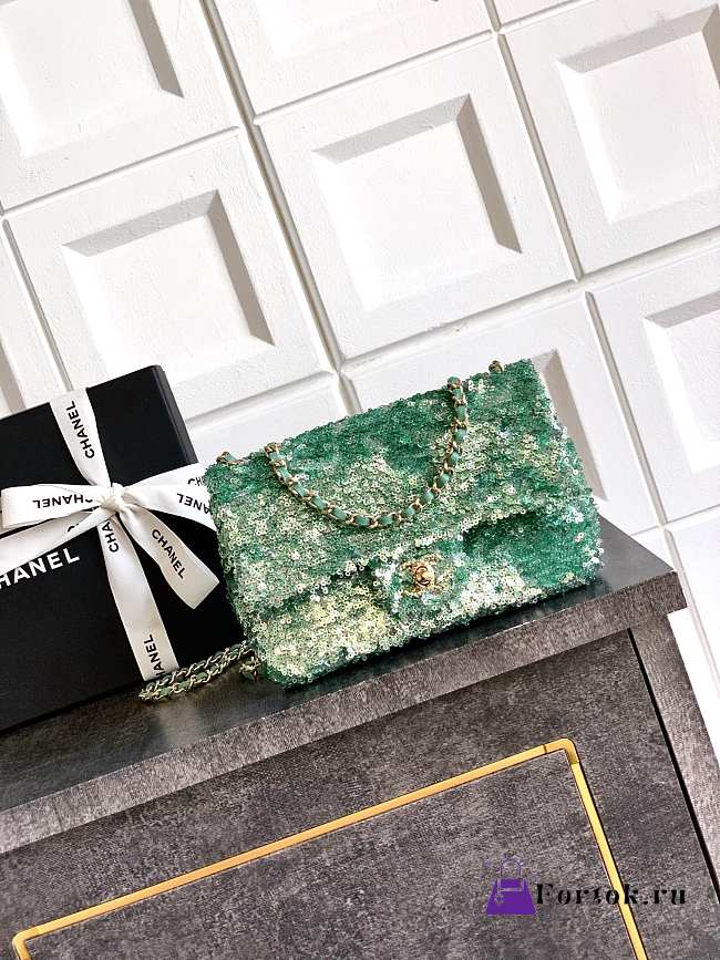 Fortok Chanel Green Sequin Flap Bag 20cm - 1