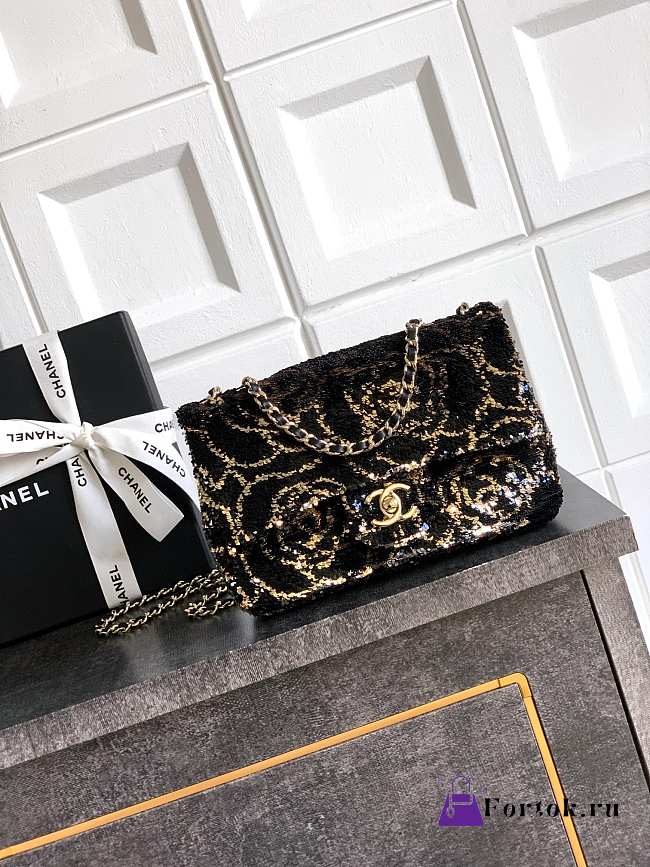 Fortok Chanel Black With Rose Details Sequin Flap Bag 20cm - 1