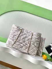 Fortok The Chanel Coco Beach 2025 collection Maxi Shopping Bag Printed Denim & Gold-Tone Metal Gray & White 28.5-37-13cm - 4