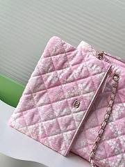 Fortok The Chanel Coco Beach 2025 collection Maxi Shopping Bag Printed Denim & Gold-Tone Metal Light Pink & White 28.5-37-13cm - 4