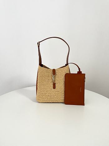 Fortok LE 5 À 7 supple small in raffia and leather 22x22x7-9cm