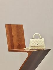 Chanel 25ss Chanel Coco Handle Baby Yellow 19 × 13 × 9 cm - 1