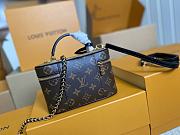 Fortok Louis Vuitton Vanity Chain Pouch Brown 19 x 11.5 x 6.5cm - 5