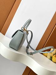 Fortok Celine TEEN CELINE LOLA IN shiny calfskin Ice Blue 20x11.5x5cm - 2
