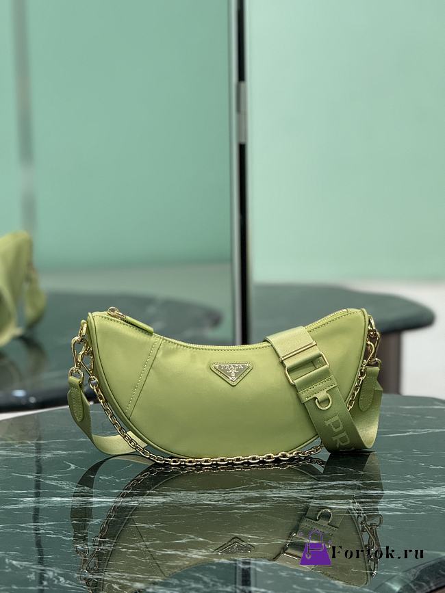 Fortok Prada Demi-lune Re-Nylon shoulder bag Ivy Green 30 x 13.5 x 6cm - 1