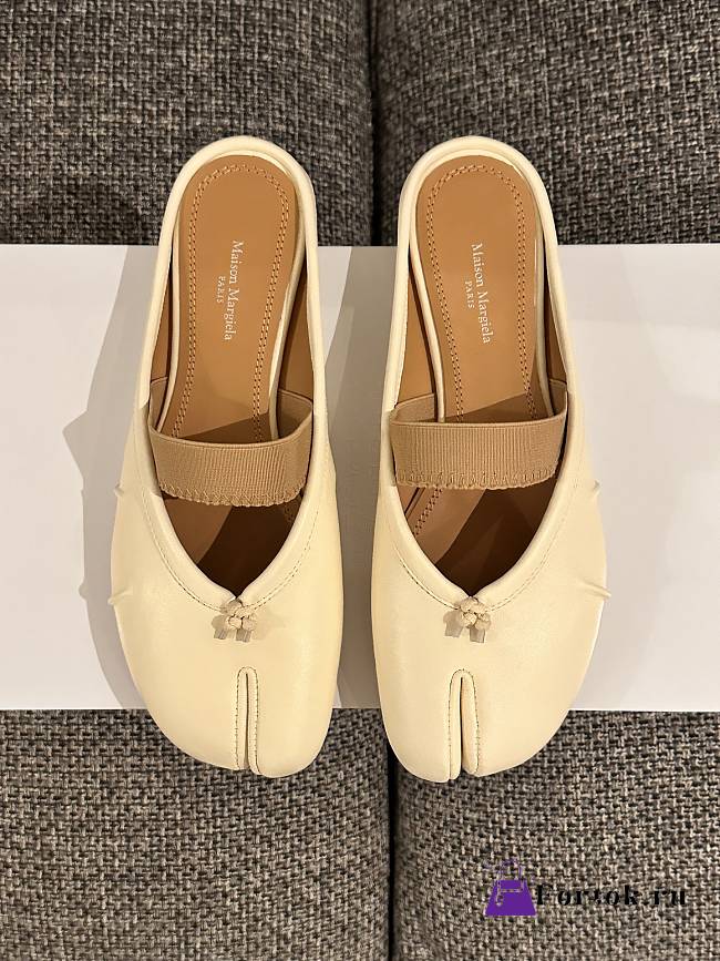 Fortok Maison Margiela Tabi Ballet Mules in Leather Cream - 1