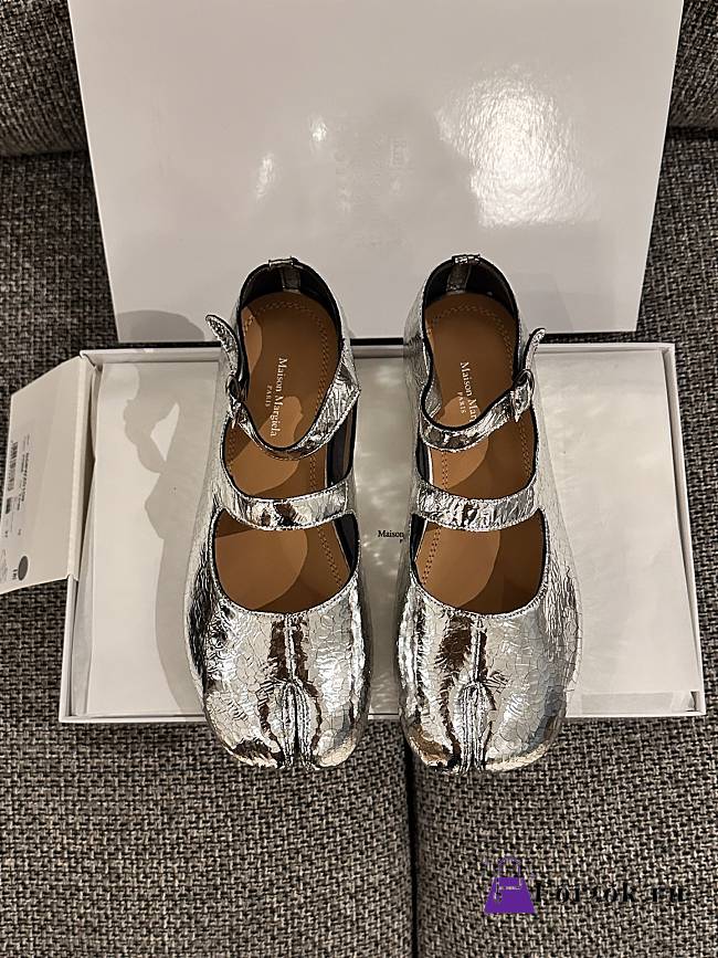 Fortok Maison Margiela Leather Tabi Strap Ballerina Flats Silver - 1