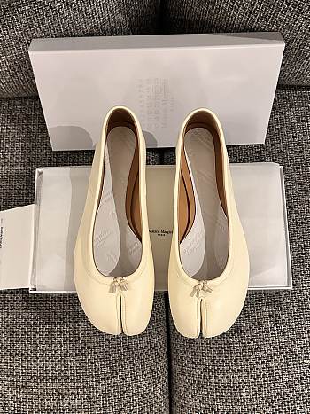Fortok Maison Margiela Woman Tabi Ballerina Cream