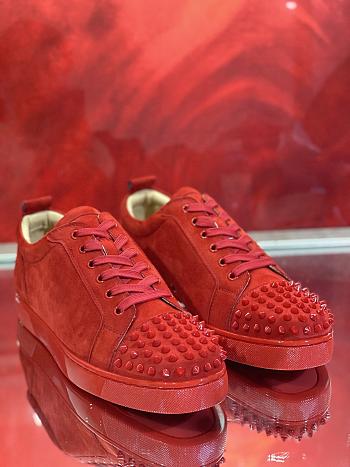 fORTOK Christian Louboutin Louis Junior Spikes Flat Suede Red