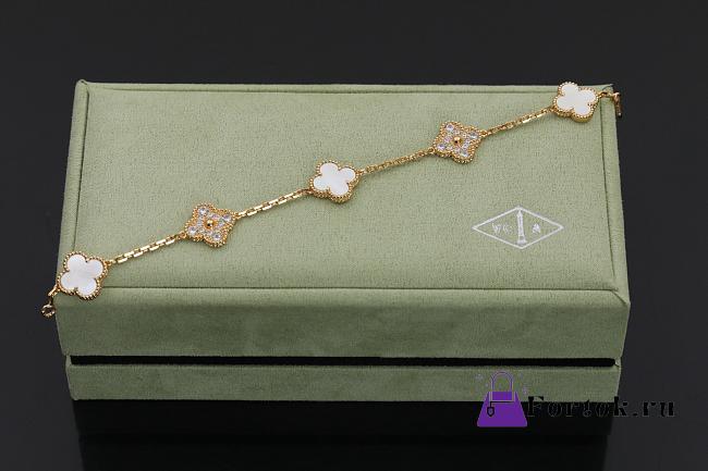 Fortok Van Cleef & Arpels Alhambra White Mother of Pearl and Diamond 5 Motifs Gold Bracelet - 1