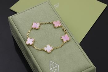 Fortok Van Cleef & Arpels Alhambra Pink Mother of Pearl 5 Motifs Gold Bracelet