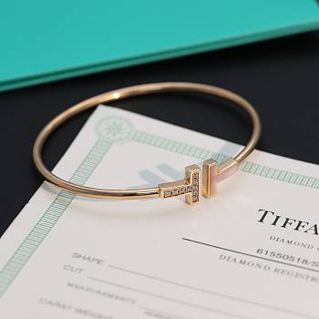 Fortok Tiffany Pink T Narrow Wire Bracelet in Rose Gold And Diamond