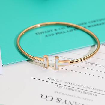 Fortok Tiffany White T Narrow Wire Bracelet in Rose Gold 