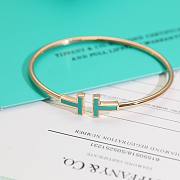 Fortok Tiffany Green T Narrow Wire Bracelet in Rose Gold - 1