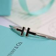 Fortok Tiffany Black T Narrow Wire Bracelet in Silver - 5