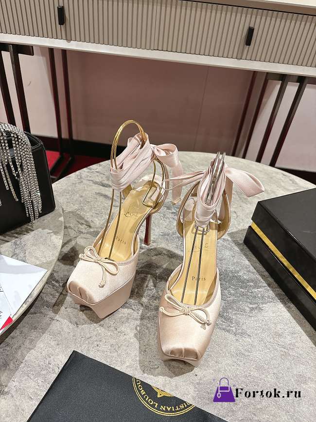 Fortok Christian Louboutin Cassia Lace Up Alta White 15cm - 1
