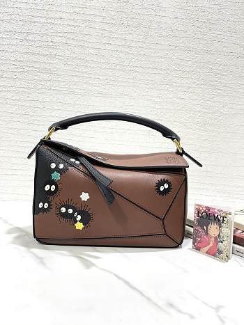 Fortok Loewe x Studio Ghibli Collection Susuwatari Mini Puzzle Brown Crossbody Bag 24*16*10cm