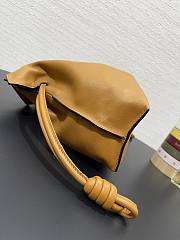 Fortok Loewe Flamenco clutch Brown 30*24.5*10.5cm  - 4