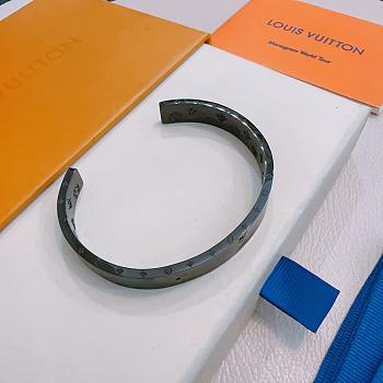 Fortok Louis Vuitton LV cuff bracelet Black