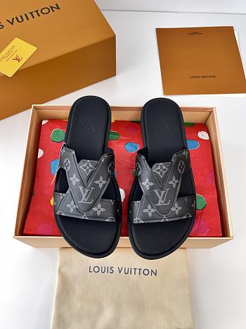 Fortok Louis Vuitton Men Logo sandals Black 