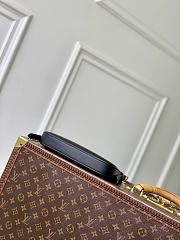 Fortok Louis Vuitton Pochette LV Bloom Black 23 × 10 × 4 cm - 3