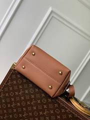 Fortok Louis Vuitton Low Key Hobo Brown 24 x 28 x 16 cm - 6