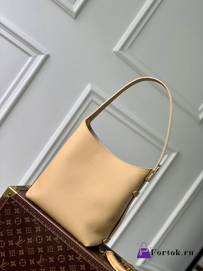 Fortok Louis Vuitton Low Key Hobo Beige 24 x 28 x 16 cm  - 1