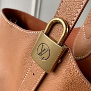 Fortok Louis Vuitton Low Key Hobo Brown 31 x 35 x 18 cm - 5