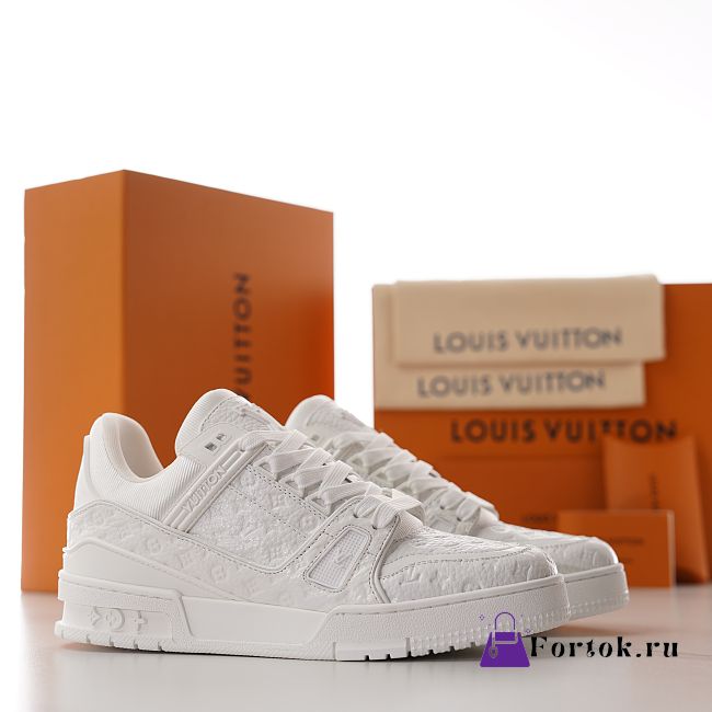 Fortok Louis Vuitton LV Trainer Sneaker 1AHT83 White - 1