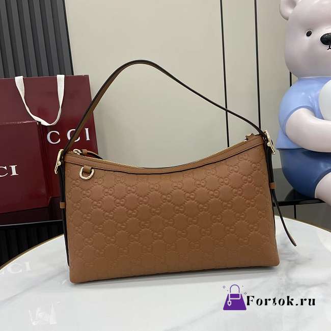 Fortok Gucci GG Emblem Medium Shoulder Bag Leather Brown 30 x 19 x 11cm - 1