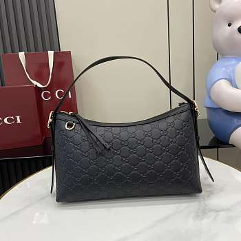 Fortok Gucci GG Emblem Medium Shoulder Bag Leather Black 30 x 19 x 11cm