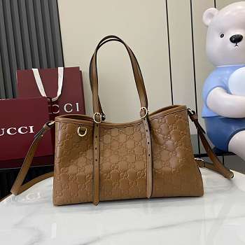 Fortok Gucci GG Emblem medium tote bag Brown 30 x 18 x 11 cm