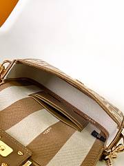 Fortok Fendi New 25SS Baguette Mini Cappuccino FF jacquard fabric bag Beige 20-5-13cm  - 5